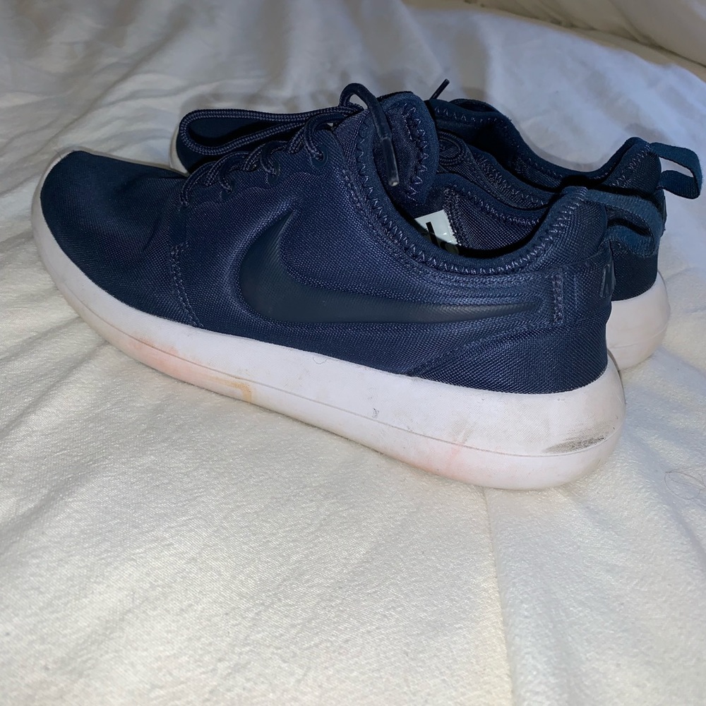Nike Roche - Picture 2 of 2